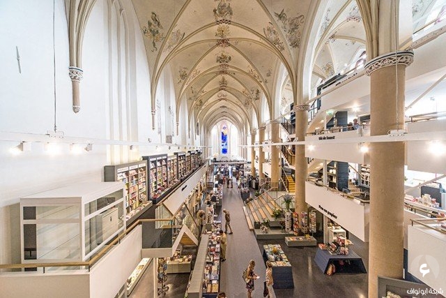 تحويل كنيسة قديمة إلى مكتبة رائعة في مدينة زوول الهولندية (18 صورة). 1_0