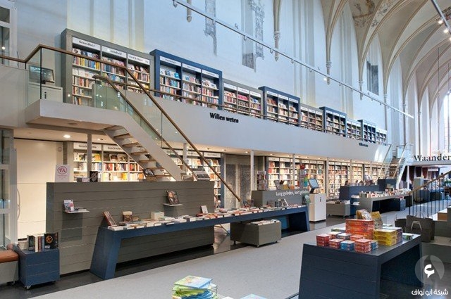 تحويل كنيسة قديمة إلى مكتبة رائعة في مدينة زوول الهولندية (18 صورة). Church-Transformed-into-Bookstore-10-640x425