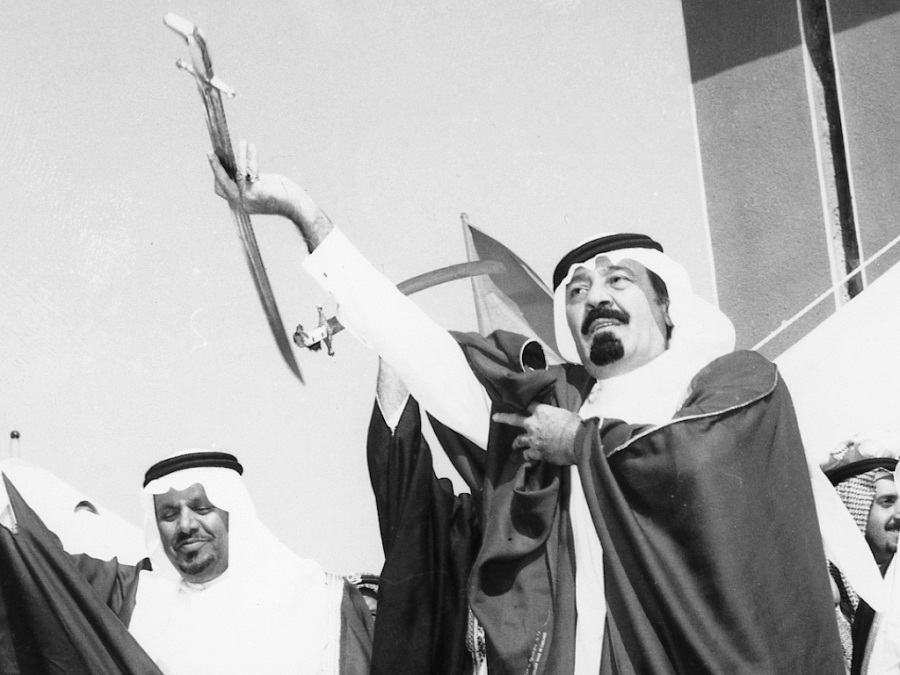 الملك عبدالعزيز في جدة عام 1936م وخلفه الملك فيصل والملك فهد والملك عبدالله