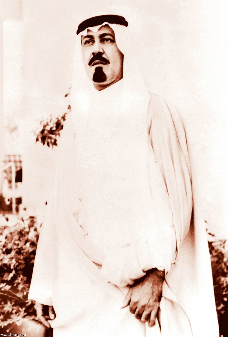 الملك عبدالعزيز في جدة عام 1936م وخلفه الملك فيصل والملك فهد والملك عبدالله