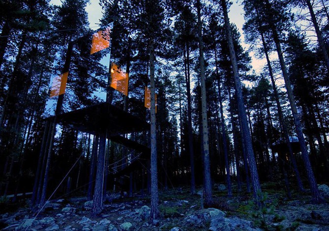 amazing-treehouses-10-669x470.jpg