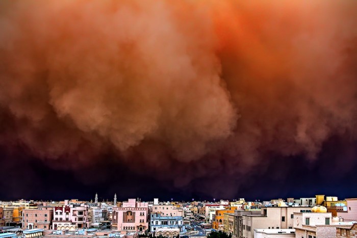عاصفة رملية على الكويت 