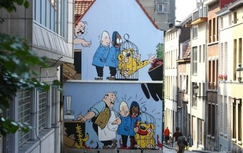 Comics on the walls of buildings in Brussels