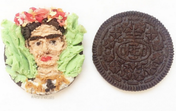 artpieces made of oreo