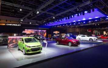 معرض دبي الدولي للسيارات 2015