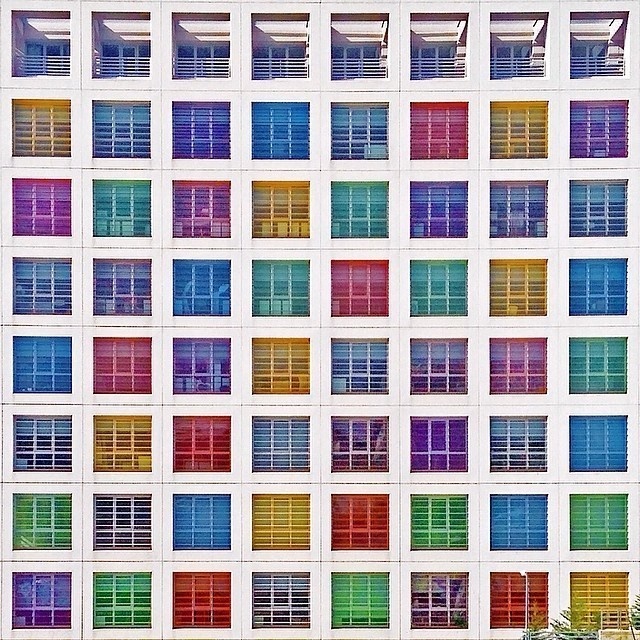 مباني ملونة 