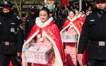 Tourists In China Get The Opportunity Of A Lifetime