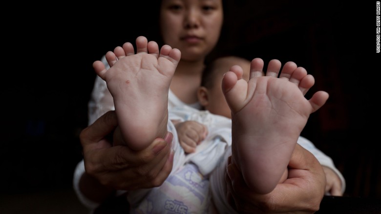 أصابع طفل صيني 