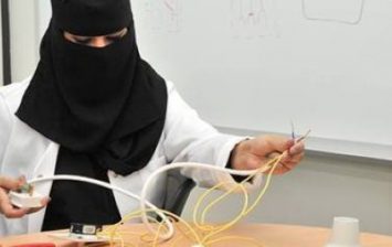 Saudi women in electricity