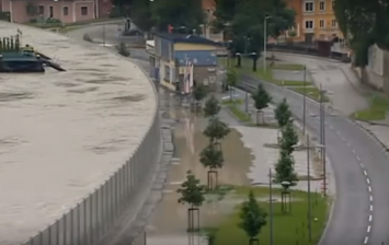 mobile flood walls