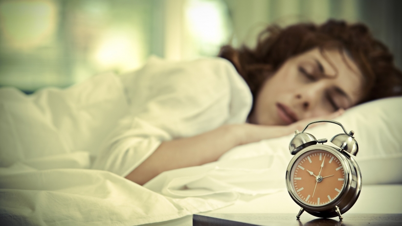 لماذا تحتاج النساء لساعات نوم أطول