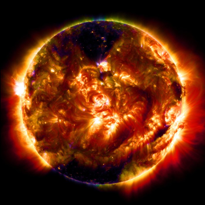 SDO ناسا تلتقط 100 مليون صورة للشمس  تم الإعلان عن الصورة رقم 100 مليون للشمس من قِبل ناسا ، وذلك في بيان تم اطلاقه من قبل مرصد الطاقة الشمسية الحيوية 