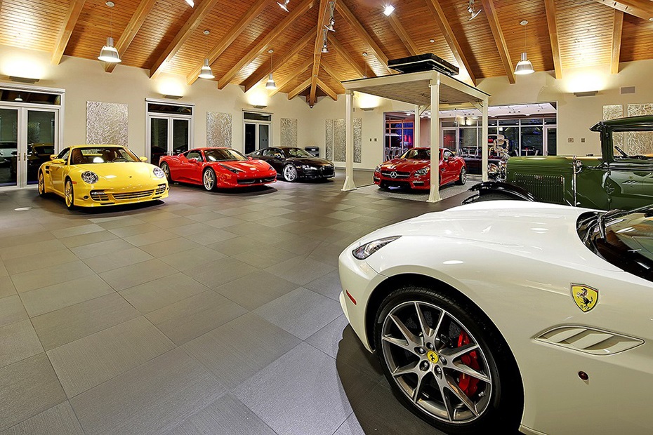 The Ultimate Car Collector Home in Washington 5 ‫‬