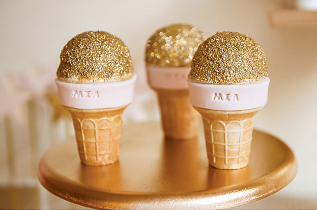 gold cupcakes