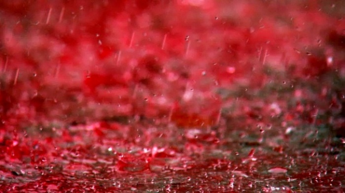 المطر الأحمر