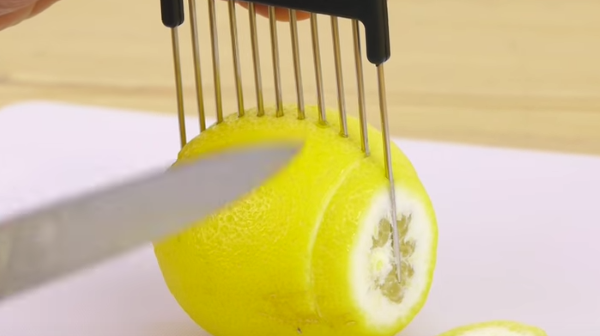 تقطيع الليمون