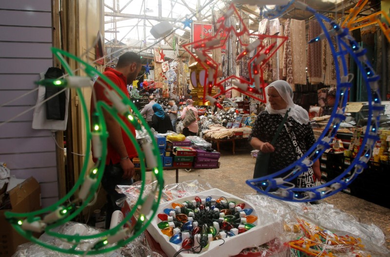 صور أجواء رمضان من حول العالم شبكة ابو نواف