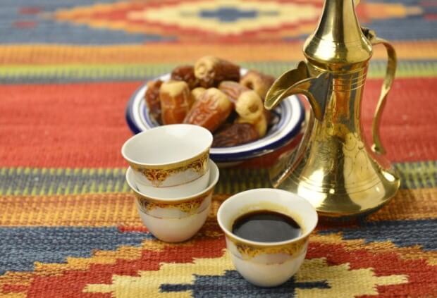  ما سر حركة “هز فنجان القهوة” لدى العرب؟ %D9%82%D9%87%D9%88%D8%A9-3