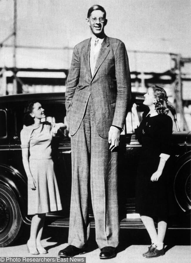 أطول رجل بالتاريخ