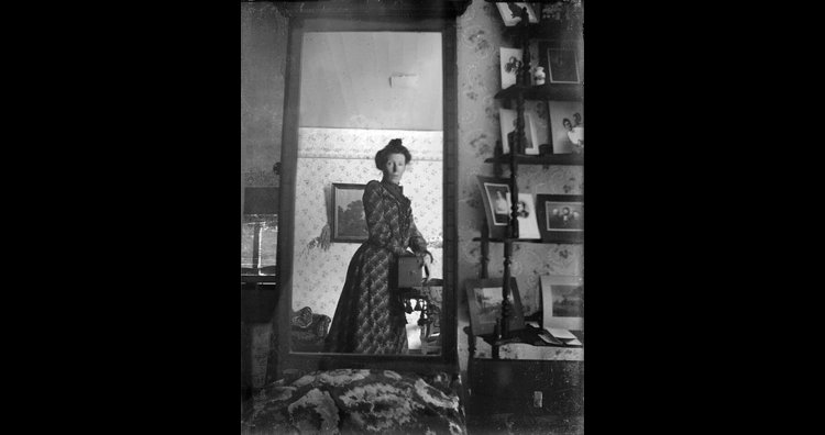 أقدم صور سيلفي في تاريخ التصوير الفوتوغرافي سيدة-مجهولة
