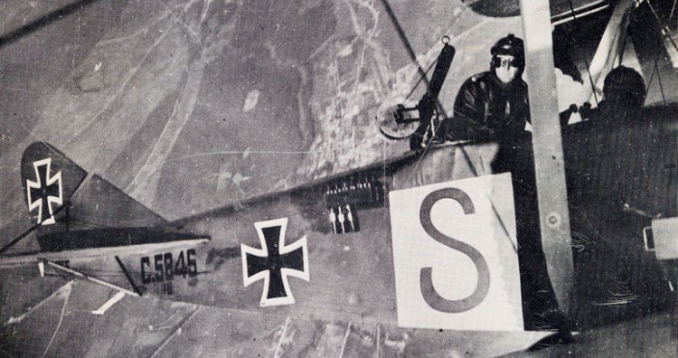 أقدم صور سيلفي في تاريخ التصوير الفوتوغرافي طائرة-ألمانية