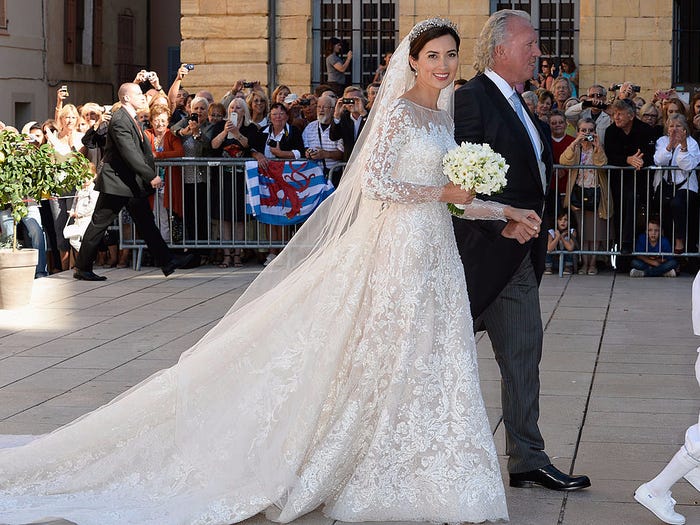 كيف يبدو الزفاف الملكي في مختلف أنحاء العالم الأميرة-كلير