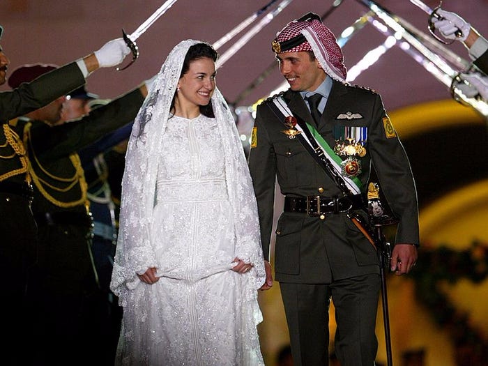 كيف يبدو الزفاف الملكي في مختلف أنحاء العالم الأميرة-نور