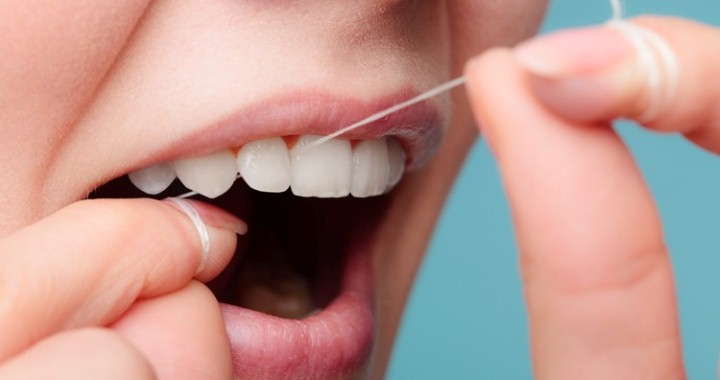النظافة الشخصية خيط الأسنان