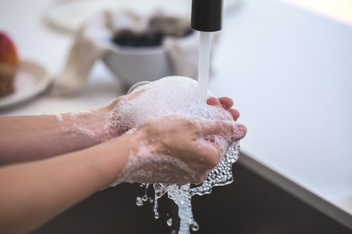 غسل الأيدي بالصابون