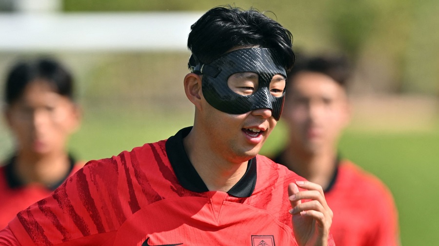?Why do football players wear face masks During The World Cup
